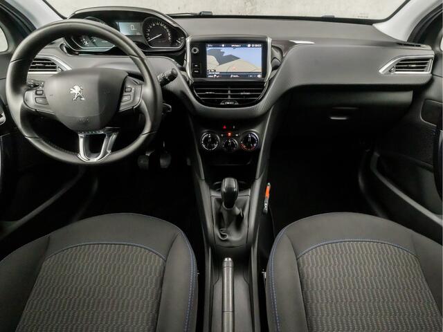 Peugeot 208 1.2 PureTech Sport Signature (APPLE CARPLAY, NAVIGATIE, LM VELGEN, SPORTSTOELEN, TREKHAAK, PARKEERSENSOREN, CRUISE, DAB+, NIEUWE APK, NIEUWSTAAT)