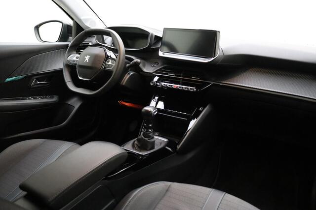 Peugeot 208 1.2 PureTech Allure Pack 100 PK | Handgeschakeld | Camera | Parkeersensor | Licht metalen velgen | Navigatie | Climate Control | Cruise Control | BTW auto | 1e eigenaar