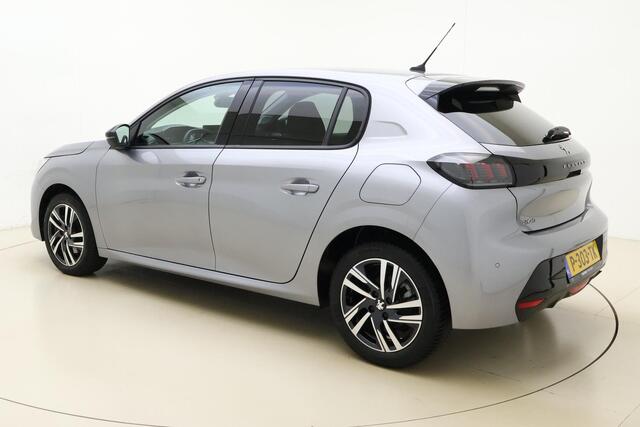 Peugeot 208 1.2 PureTech Allure Pack 100 PK | Handgeschakeld | Camera | Parkeersensor | Licht metalen velgen | Navigatie | Climate Control | Cruise Control | BTW auto | 1e eigenaar