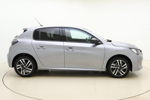 Peugeot 208 1.2 PureTech Allure Pack 100 PK | Handgeschakeld | Camera | Parkeersensor | Licht metalen velgen | Navigatie | Climate Control | Cruise Control | BTW auto | 1e eigenaar