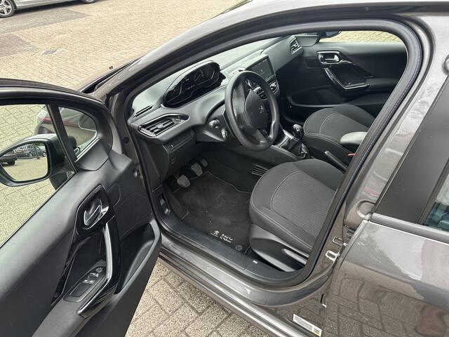 Peugeot 208 1.2 PureTech Blue Lion | Navi | PDC | Airco