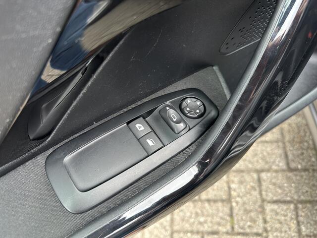 Peugeot 208 1.2 PureTech Blue Lion | Navi | PDC | Airco