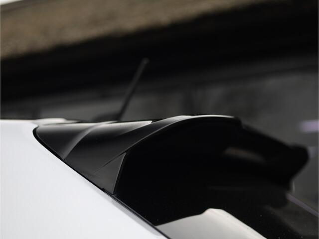 Peugeot 208 1.2 PureTech GT 130pk Panorama dak | Applecarplay | 360 camera