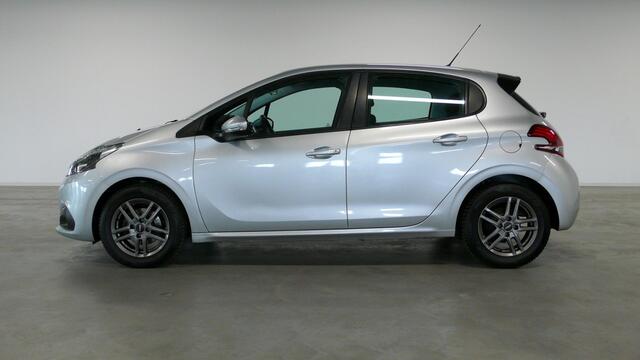 Peugeot 208 1.2 PureTech Blue Lion | Navi | DAB radio| PDC