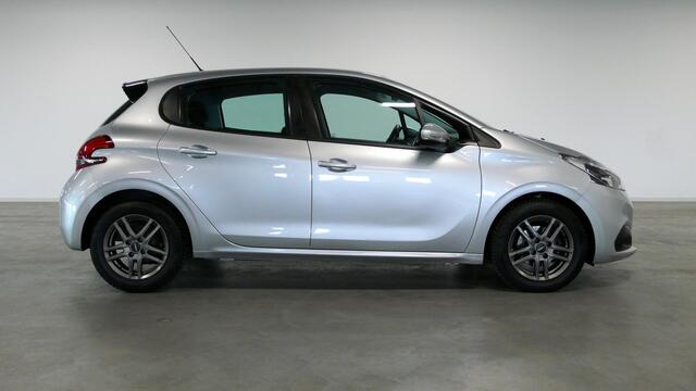 Peugeot 208 1.2 PureTech Blue Lion | Navi | DAB radio| PDC