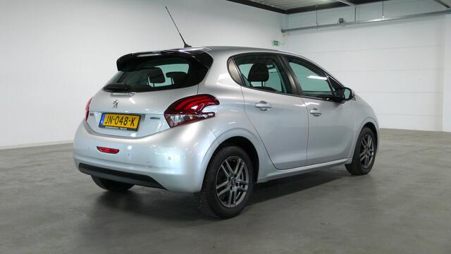 Peugeot 208 1.2 PureTech Blue Lion | Navi | DAB radio| PDC