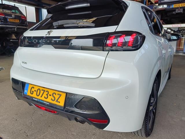 Peugeot 208 1.2 PureTech Allure | Airco | Trekhaak afneembaar | 360 graden camera | DAB | Apple carplay