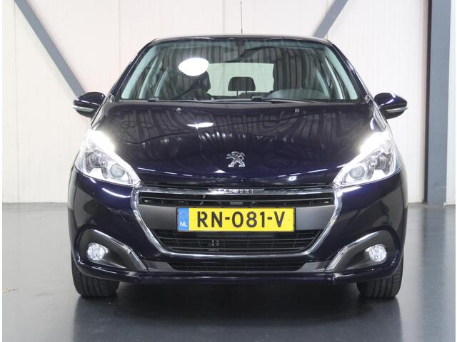 Peugeot 208 1.2 85PK Blue Lion | Apple Carplay/Android auto | Parkeersensoren | Navigatie | Airco | Cruise Control | Isofix | DAB Radio | Armsteun |