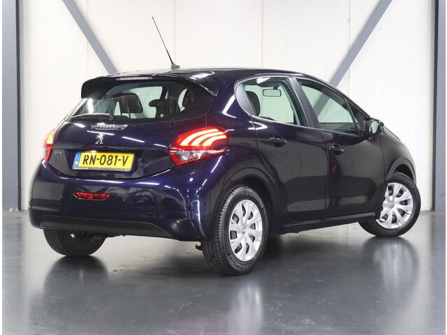 Peugeot 208 1.2 85PK Blue Lion | Apple Carplay/Android auto | Parkeersensoren | Navigatie | Airco | Cruise Control | Isofix | DAB Radio | Armsteun |