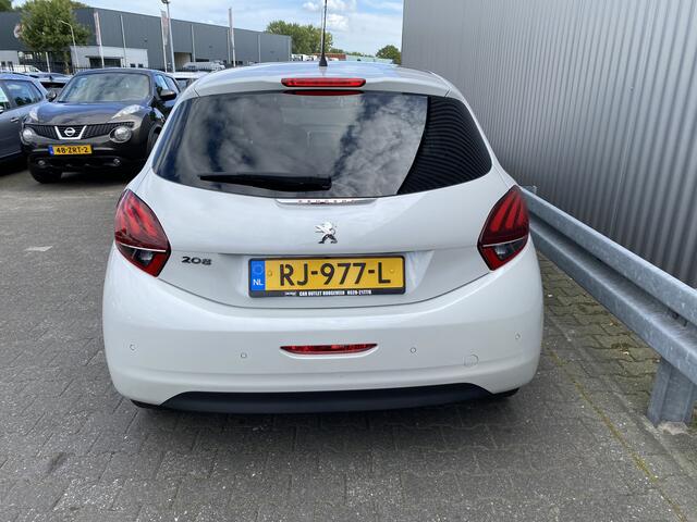 Peugeot 208 1.2 PureTech Roland Garros Leer, Clima, Pano, Navi, Bluetooth, CC, PDC, LM, nw. APK - Inruil Mogelijk -