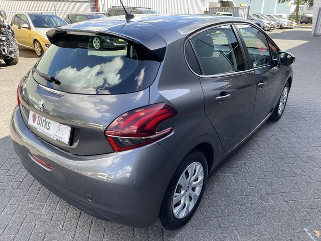 Peugeot 208 82pk Blue Lion (Navigatie - Apple Carplay - Airco - Parkeersensoren - 4S banden)