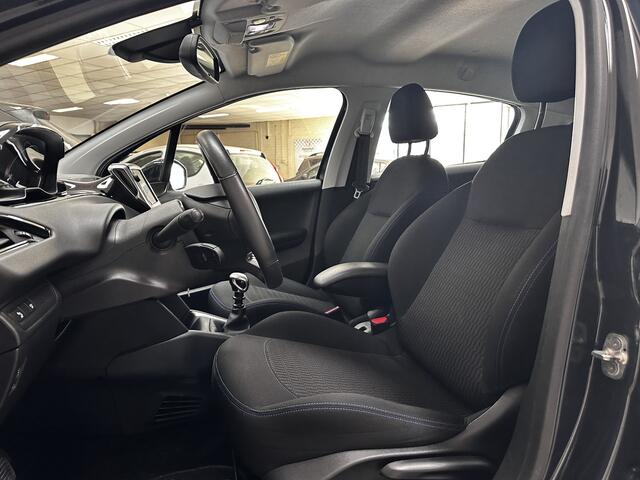 Peugeot 208 1.2 PureTech Signature/ D-Riem Verv 94.000KM!/ DEALER!/ Apple+Android/ Airco/ Navi/ Cruise/ Radio+USB/ Bluetooth/ Multi.LEDER.Stuur/ Elek.Pakket/ Isofix/ PDC Achter/ Metallic Lak.