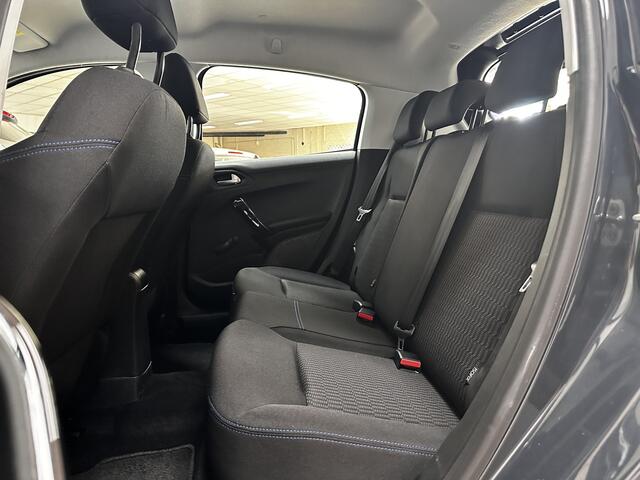 Peugeot 208 1.2 PureTech Signature/ D-Riem Verv 94.000KM!/ DEALER!/ Apple+Android/ Airco/ Navi/ Cruise/ Radio+USB/ Bluetooth/ Multi.LEDER.Stuur/ Elek.Pakket/ Isofix/ PDC Achter/ Metallic Lak.