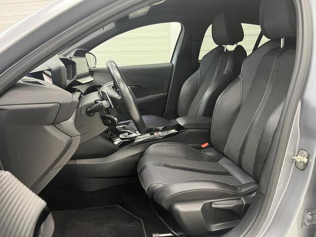 Peugeot 208 1.2 PureTech GT / Automaat / Sportstoelen / Navigatie / Camera / Keyless / Distributieriem vervangen in April 2025 /