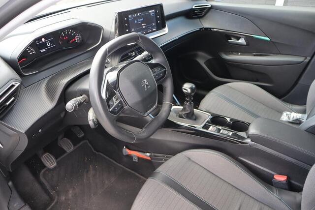 Peugeot 208 1.2 PureTech Allure Apple CarPlay, Cruise control, Climate control, Parkeersensoren
