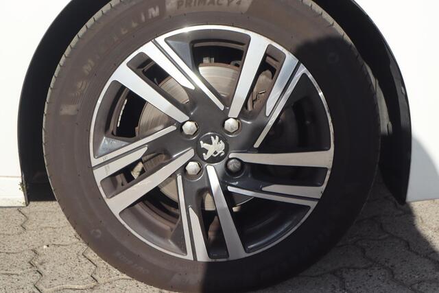 Peugeot 208 1.2 PureTech Allure Apple CarPlay, Cruise control, Climate control, Parkeersensoren