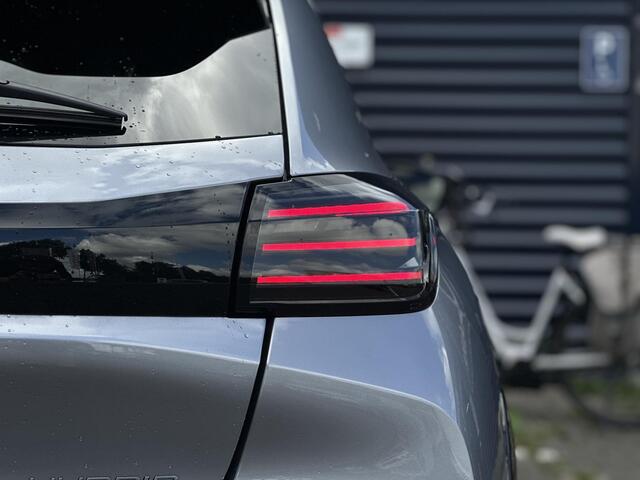 Peugeot 208 Hybrid 136 e-DCS6 GT | Parkeercamera/-sensoren (voor/achter) | Keyless Entry/Start | Dodehoek | Sfeerverlichting | Climate Control | Draadloze telefoonlader | Apple Carplay/Android Auto | Adaptive Cruise Control |