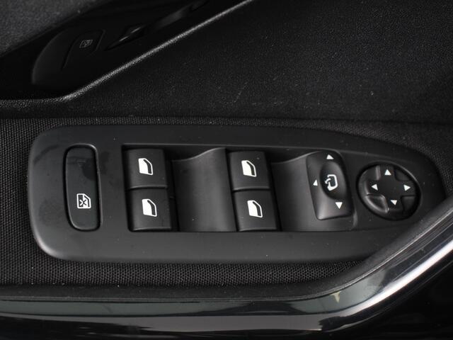 Peugeot 208 1.6 BlueHDi Allure Airco Navigatie Cruise control Lichtmetalen velgen