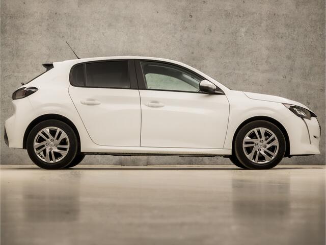Peugeot 208 1.2 PureTech Sport (APPLE CARPLAY, GROOT NAVI, 360 CAMERA, GETINT GLAS, LM VELGEN, SPORTSTOELEN, PARKEERSENSOREN, LED KOPLAMPEN, LANE ASSIST, NIEUWSTAAT)