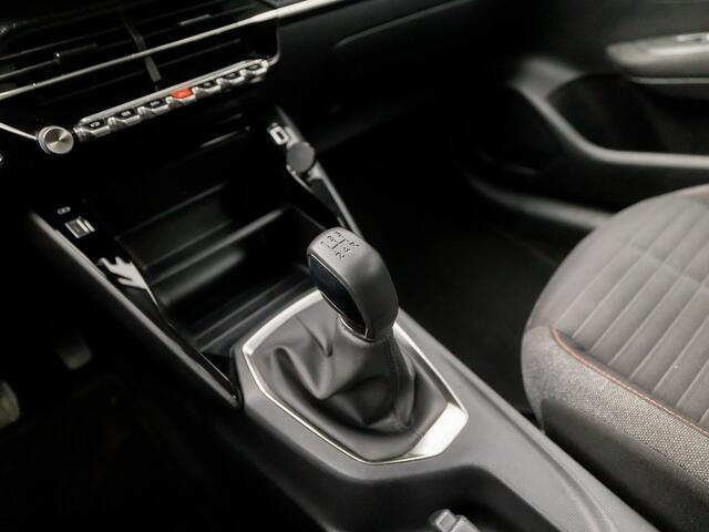 Peugeot 208 1.2 PureTech Sport (APPLE CARPLAY, GROOT NAVI, 360 CAMERA, GETINT GLAS, LM VELGEN, SPORTSTOELEN, PARKEERSENSOREN, LED KOPLAMPEN, LANE ASSIST, NIEUWSTAAT)