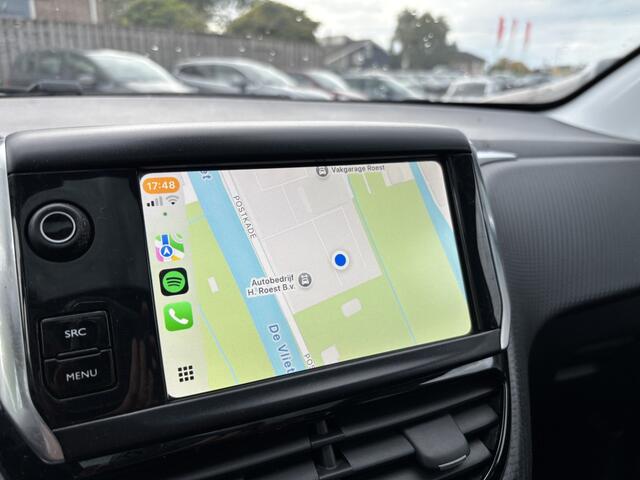 Peugeot 208 5DRS 1.2 Automaat Allure Panoramadak / Trekhaak / Carplay