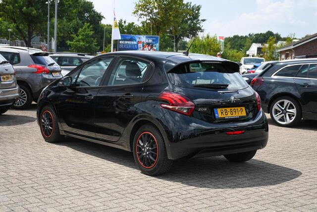 Peugeot 208 1.2 Active DAB/ APPLE-CARPLAY/ NAVI/ PDC