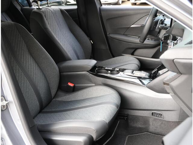 Peugeot 208 Allure Hybrid 100PK | AppleCarplay/Android Auto | Camera | Parkeersensoren | FULL LED | Voorstoelen Verwarmd | Keyless | Climate Control | Adaptive Cruise Control | 16" LMV | Isofix | Privacy Glass |