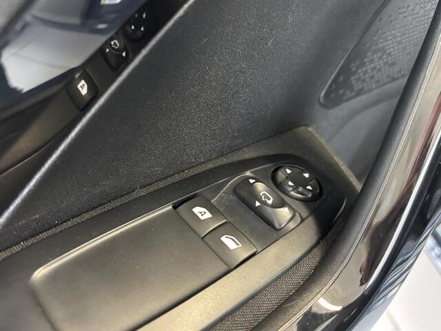 Peugeot 208 1.2 PureTech Urban Soul Navigatie | Parkeersensoren achter | Cruise control