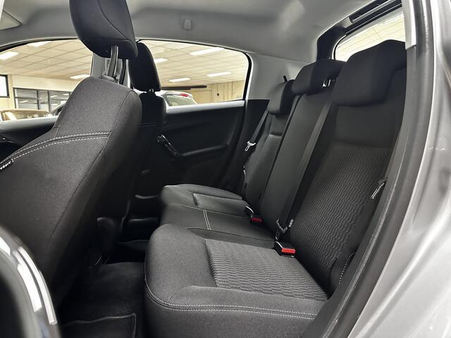 Peugeot 208 1.2 PureTech Blue Lease Active /Apple + Android /DAB+! /Navi /Airco /Cruise /Elek. pakket /Bluetooth /PDC /LED Dagrijverl. /Mistlampen /Dakspoiler /Getint glas /Isofix /Armsteun.