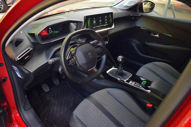 Peugeot 208 1.2 PureTech Allure Cam/Nav/PDC/Cruise/LMV