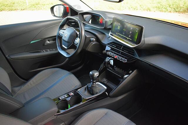 Peugeot 208 1.2 PureTech Allure Cam/Nav/PDC/Cruise/LMV