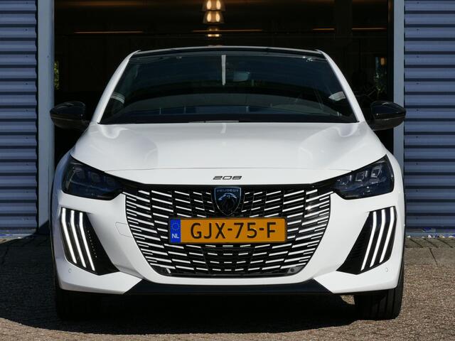 Peugeot 208 1.2 PureTech 100 GT | Camera | Climate Control | Keyless Entry & Start | Full LED | 17'' LM Velgen | Draadloze telefoonlader | Zwart dak 'Black Diamond'