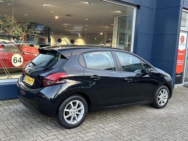 Peugeot 208 1.2 Airco en parkeerhulp | Lichtmetaal | Navigatie | Airco | 5 Deurs | Bluetooth | Touchscreen | Cruise Control |
