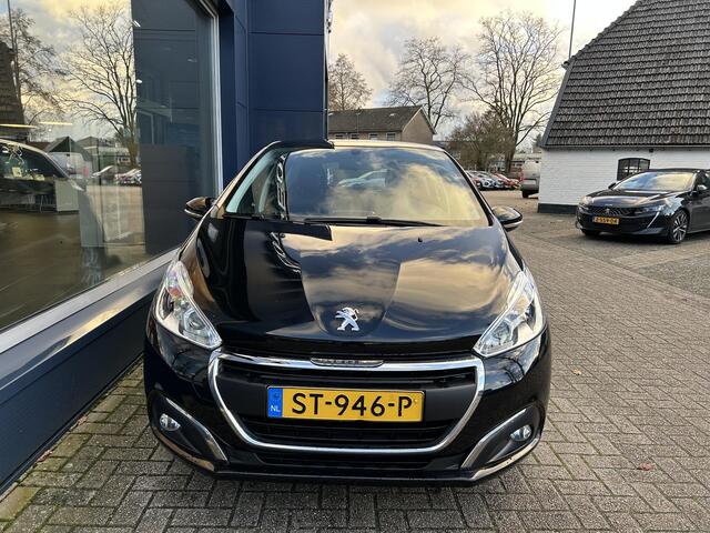 Peugeot 208 1.2 Airco en parkeerhulp | Lichtmetaal | Navigatie | Airco | 5 Deurs | Bluetooth | Touchscreen | Cruise Control |
