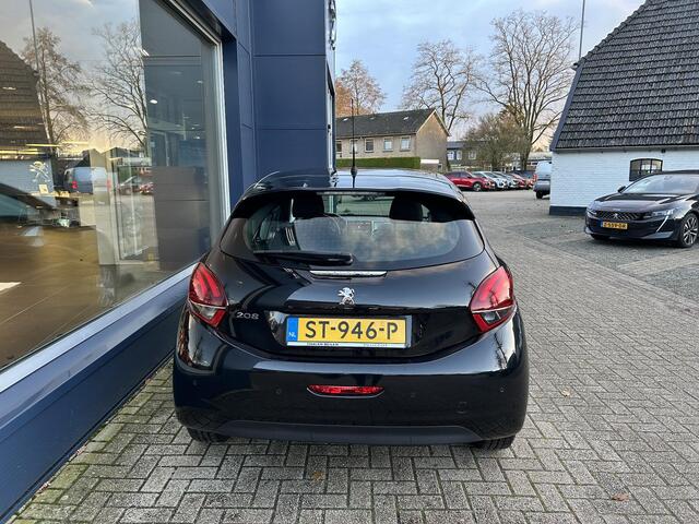 Peugeot 208 1.2 Airco en parkeerhulp | Lichtmetaal | Navigatie | Airco | 5 Deurs | Bluetooth | Touchscreen | Cruise Control |