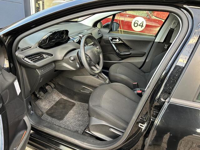 Peugeot 208 1.2 Airco en parkeerhulp | Lichtmetaal | Navigatie | Airco | 5 Deurs | Bluetooth | Touchscreen | Cruise Control |