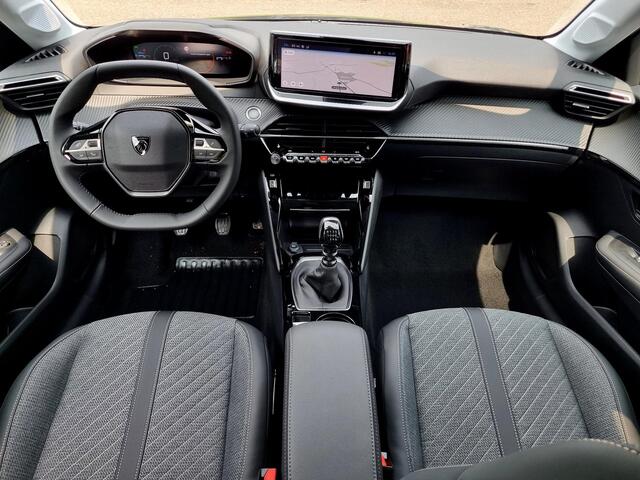 Peugeot 208 1.2 100pk Allure / Fabrieksgarantie tot 26-02-2027 / Navigatie / Android Auto/Apple Carplay / Rondomzicht Camera / Stoelverwarming