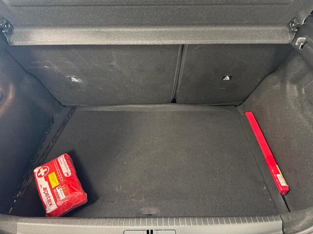 Peugeot 208 Hybrid e-DCS6 GT BOMVOL!