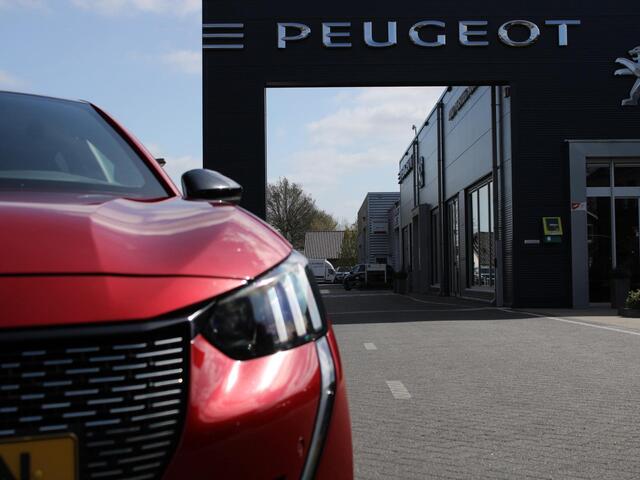Peugeot 208 GT 1.2 PureTech 100PK Navigatie, Parkeerhulp voor & achter, Zwart dak, Camera Achter