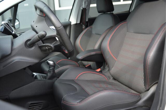 Peugeot 208 1.2 PureTech GT-line | Cruise/Navi/Pano/Camera |