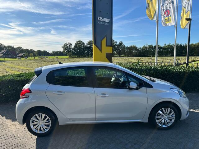 Peugeot 208 1.2 PureTech Active Cruise / Bluetooth