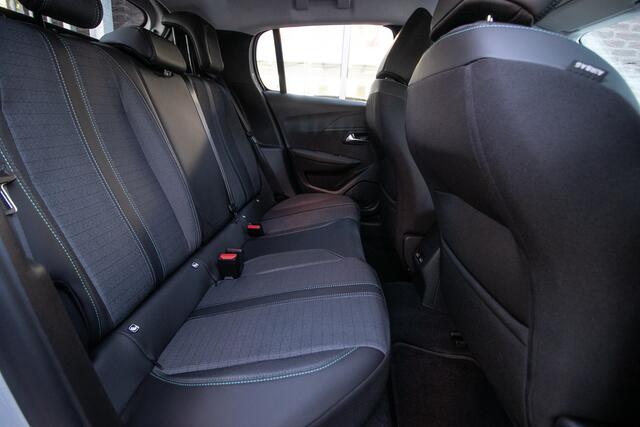 Peugeot 208 1.2 Hybrid 110 Automaat Allure | Apple CarPlay