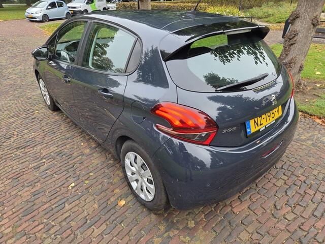 Peugeot 208 1.2 Pure Tech Blue Lion