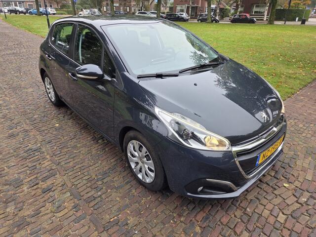 Peugeot 208 1.2 Pure Tech Blue Lion