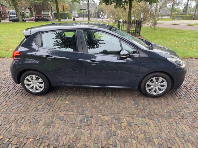 Peugeot 208 1.2 Pure Tech Blue Lion