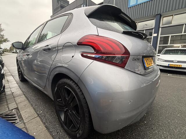 Peugeot 208 1.2 PureTech Signature / 139 DKM / DEALER ONDERHOUDEN
