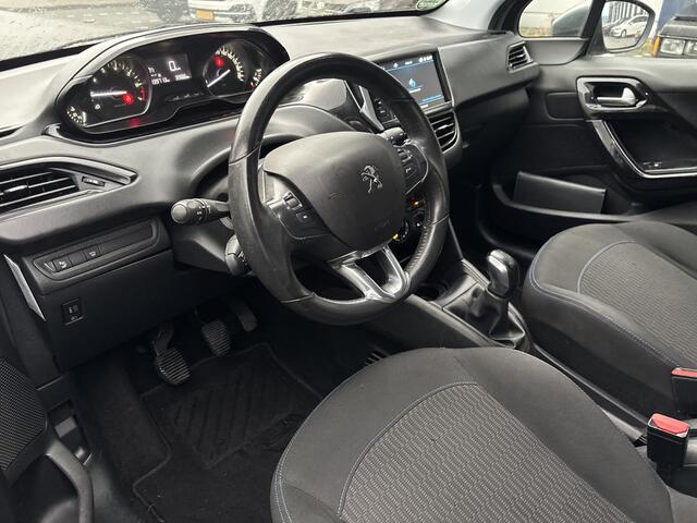 Peugeot 208 1.2 PureTech Signature / 139 DKM / DEALER ONDERHOUDEN