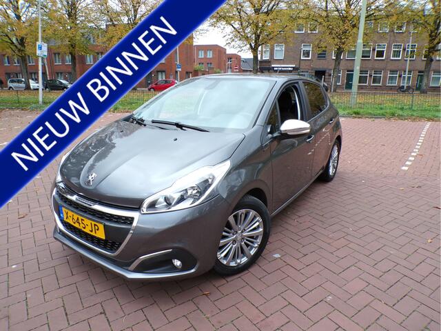 Peugeot 208 1.2 PureTech Signature NAVI TEL CRUISECONT APPLECARPLAY 1E EIG......