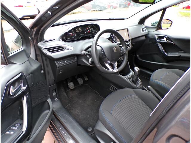 Peugeot 208 1.2 PureTech Signature NAVI TEL CRUISECONT APPLECARPLAY 1E EIG......