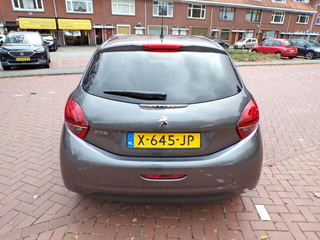 Peugeot 208 1.2 PureTech Signature NAVI TEL CRUISECONT APPLECARPLAY 1E EIG......
